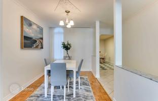 4-комнатный таунхаус в Perth Avenue за C$1 330 000