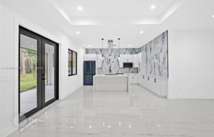 9-комнатный дом 269 м² в Нейплсе за $680 000