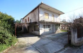 Двухэтажный дом в 180 метрах от моря, рядом с центром Трогира, Хорватия за 500 000 €