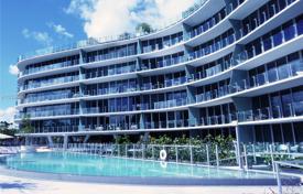 Дизайнерские апартаменты с террасой в здании с бассейном и парковкой, Майами-Бич, США за $5 450 000