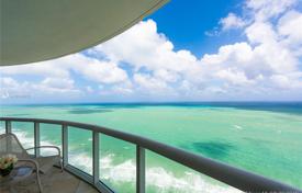 Светлые апартаменты с видом на океан в резиденции на первой линии от пляжа, Майами-Бич, Флорида, США за $1 250 000