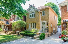 Дом в городе в Олд Торонто, Торонто, Онтарио,  Канада за C$2 026 000