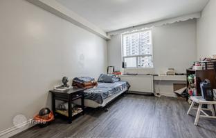 6-комнатная квартира на Эглинтон-авеню Восток за C$699 000