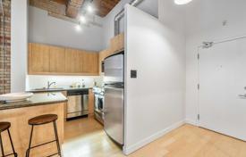 Квартира на Куин-стрит-Запад, Олд Торонто, Торонто,  Онтарио,   Канада за C$733 000