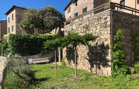 Меблированный таунхаус с садом, Сиена, Италия за 550 000 €