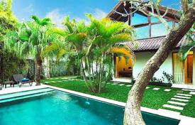 Вилла с бассейном в 100 метрах от пляжа, Семиньяк, Бали, Индонезия за 2 030 € в неделю