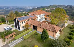 22-комнатная вилла в Асти за 2 550 000 €