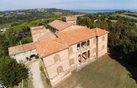 Исторический особняк недалеко от моря в Пезаро, Марке, Италия за 3 900 000 €