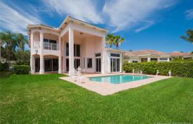 Современная вилла с бассейном, террасой и гаражом, Майами, США за $1 750 000