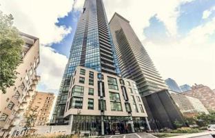 5-комнатная квартира на Чарльс-стрит Восток за C$899 000