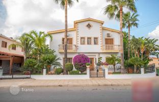 4-комнатная вилла 350 м² в Фамагусте за 636 000 €