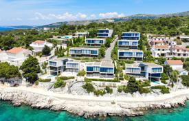 Современная вилла на первой линии от моря с прямым доступом к пляжу, Примоштен, Хорватия за 1 500 000 €