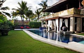 Великолепная вилла с двумя бассейнами, Чангу, Бали, Индонезия за $6 600 в неделю