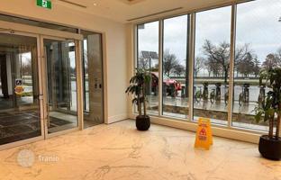 5-комнатная квартира в Лейк Шор Бульвар Запад за C$1 150 000