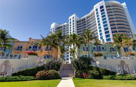 Трехкомнатные стильные апартаменты на первой линии от океана в Майами-Бич, Флорида, США за 1 395 000 €