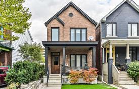 Дом в городе в Олд Торонто, Торонто, Онтарио,  Канада за C$1 944 000