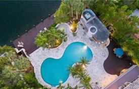 Комфортабельная вилла с задним двором, бассейном, террасами и гаражом, Холливуд, США за $2 650 000