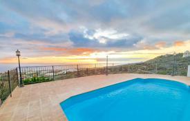 Двухэтажная вилла с бассейном и панорамным видом на море в Баррио Лос Менорес, Канары, Испания за 720 000 €