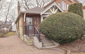Дом в городе в Восточном Йорке, Торонто, Онтарио,  Канада за C$1 959 000