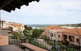 Двухуровневая квартира с видом на море в Порто-Ротондо, Сардиния, Италия за 700 000 €