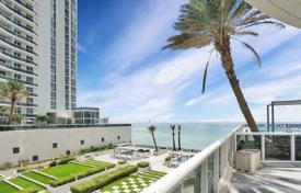 Уютные апартаменты с видом на океан в резиденции на первой линии от пляжа, Север Майами Бич, Флорида, США за $1 295 000