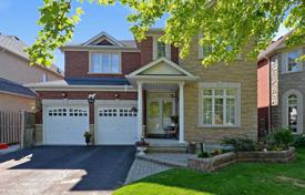 Дом в городе на Кингстон роуд, Торонто, Онтарио,  Канада за C$1 720 000