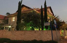 Элитный коттедж с двумя террасами, видом на город и небольшим участком, Нетания, Израиль за $1 960 000