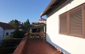 Меблированный дом с парковкой недалеко от моря, Утеха, Черногория за 130 000 €