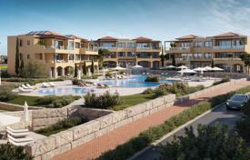 Новая четырёхкомнатная квартира в престижном комплексе, Пафос, Кипр за $733 000