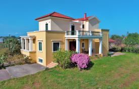 Трёхуровневая вилла с садом, паркингом и видом на море в Каламате, Пелопоннес, Греция за 700 000 €