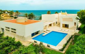 Двухэтажная вилла с бассейном всего в 30 м от моря, Дения, Аликанте, Испания за 4 900 000 €