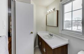 4-комнатный дом в городе в Скарборо, Канада за C$1 082 000
