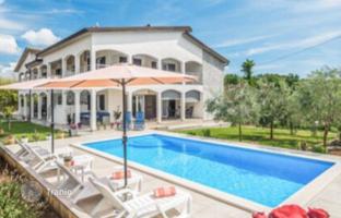 7-комнатный дом 480 м² в Порече за 1 499 000 €