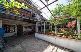 Меблированный дом с садом, Тиват, Черногория за 280 000 €