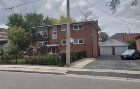 Дом в городе в Этобико, Торонто, Онтарио,  Канада за C$2 259 000