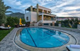 Трёхуровневая вилла с гостевой квартирой, 2 бассейнами, садом и парковками в Руссоспити, Крит, Греция за 900 000 €
