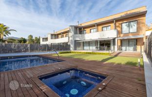 5-комнатный таунхаус 458 м² в Алелье за 1 050 000 €