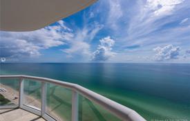 Светлые апартаменты с видом на океан в резиденции на первой линии от пляжа, Майами-Бич, Флорида, США за $1 750 000