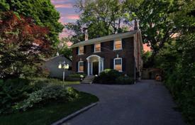 Дом в городе в Этобико, Торонто, Онтарио,  Канада за C$2 700 000