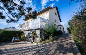 Продажа, Загреб, Пантовчак, двухквартирный дом, 8 ВПМ, сад за 1 480 000 €