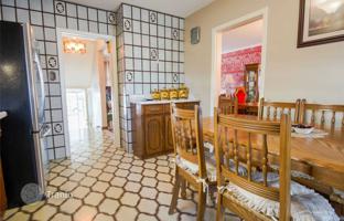 10-комнатный таунхаус в Норт-Йорке за C$1 161 000