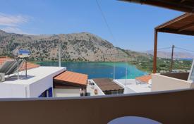 Двухэтажный таунхаус с видом на озеро в Еорьюполис, Ханья, Крит, Греция за 170 000 €
