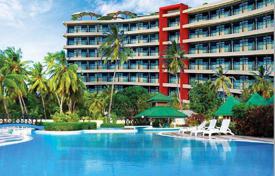 Светлые апартаменты с террасой и видом на море в комфортабельном жилом комплексе с бассейном, недалеко от пляжа, Май Као, Таиланд за $205 000
