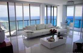 Комфортабельные апартаменты с видом на океан в резиденции на первой линии от пляжа, Майами-Бич, Флорида, США за $1 495 000