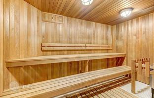 2-комнатная квартира на Веллингтон-стрит Запад за C$1 201 000
