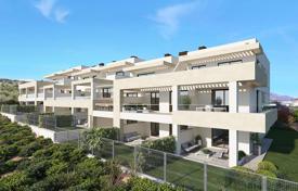 Четырехкомнатные апартаменты с собственным садом в 800 метрах от пляжа, Эстепона, Испания за 372 000 €