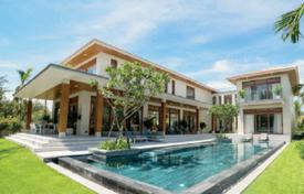 Великолепная меблированная вилла с бассейном в Дананге, Вьетнам за $2 340 000