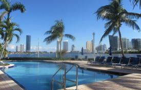 Трехспальная квартира с прекрасным видом на город и океан в Авентуре, Флорида, США за 723 000 €