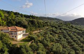 Двухэтажная вилла с большим участком и видом на море в Кипарисии, Пелопоннес, Греция за 350 000 €