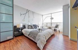 Квартира в Янг-стрит, Торонто, Онтарио,  Канада за C$959 000